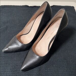 Wittner Black Pointed Toe Heels